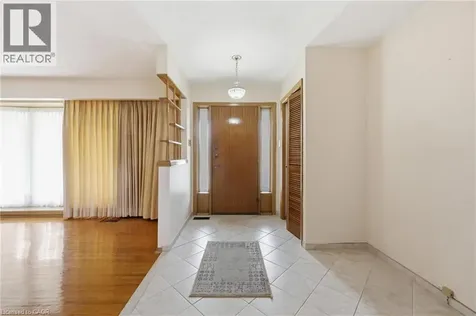 61 Bellingham Drive Hamilton ON L8V 3R3