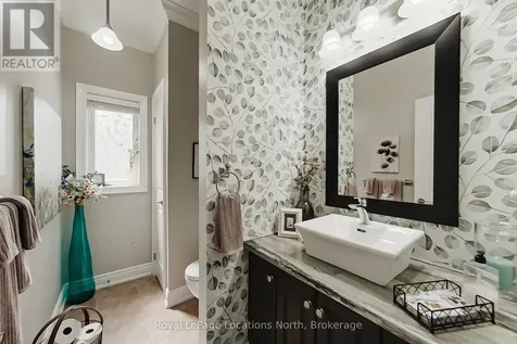 23 Covington Blue Crescent Wasaga Beach ON L9Z 0E4