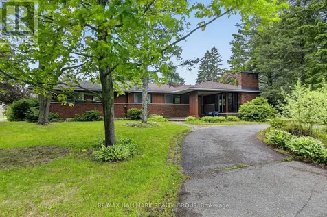 2 Birdstone Avenue Ottawa ON K2S 0S2