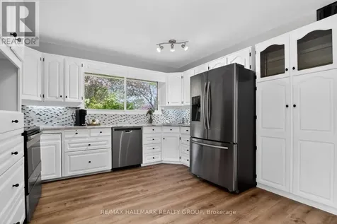 2 Birdstone Avenue Ottawa ON K2S 0S2