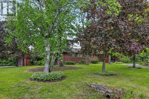 2 Birdstone Avenue Ottawa ON K2S 0S2