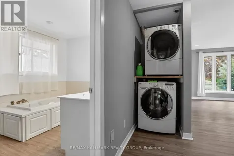 2 Birdstone Avenue Ottawa ON K2S 0S2