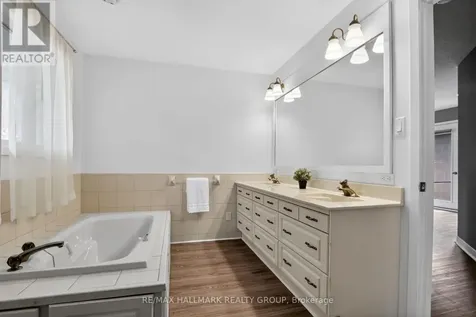 2 Birdstone Avenue Ottawa ON K2S 0S2