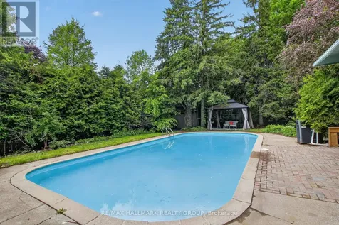 2 Birdstone Avenue Ottawa ON K2S 0S2