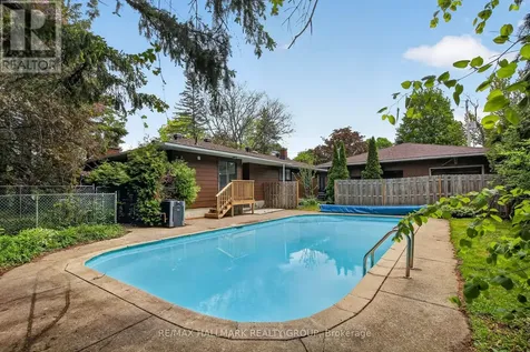 2 Birdstone Avenue Ottawa ON K2S 0S2