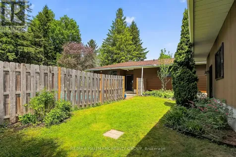 2 Birdstone Avenue Ottawa ON K2S 0S2
