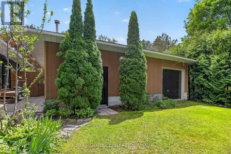 2 Birdstone Avenue Ottawa ON K2S 0S2