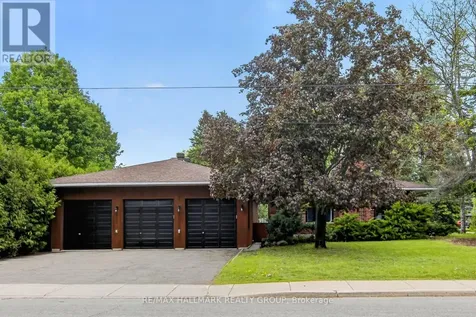 2 Birdstone Avenue Ottawa ON K2S 0S2