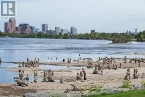 281 Kirchoffer Ottawa ON K2A 1Y1