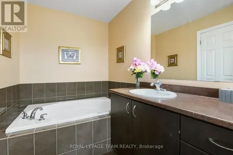 415 Galatina Way Ottawa ON K2K 0E7