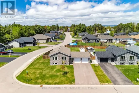 3 Nile Street Petawawa ON K8H 0E8
