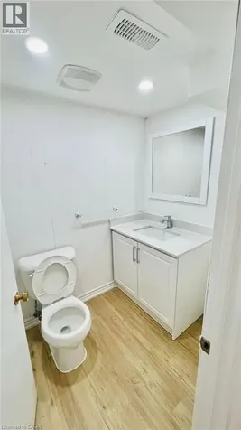 32 Southdale Avenue Kitchener ON N2M 3V5
