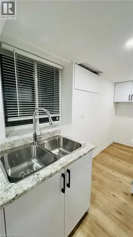 32 Southdale Avenue Kitchener ON N2M 3V5