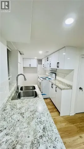 32 Southdale Avenue Kitchener ON N2M 3V5