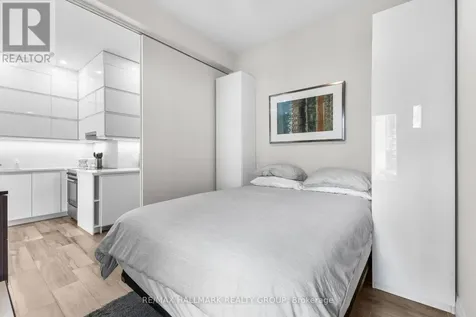 201 Maclaren Street Ottawa ON K2P 0L4