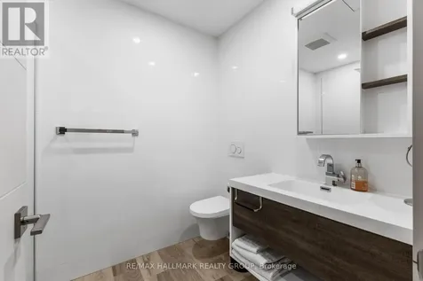 201 Maclaren Street Ottawa ON K2P 0L4