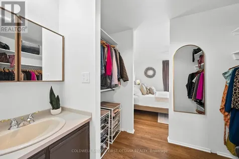 34 Melville Drive Ottawa ON K2J 2E9
