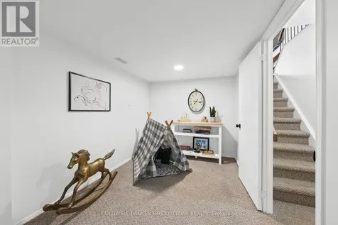 34 Melville Drive Ottawa ON K2J 2E9