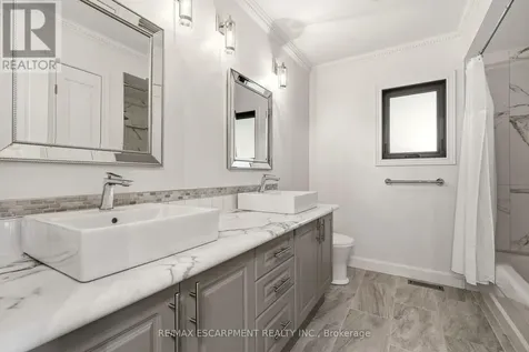 329 Plains Road West Burlington (bayview) ON L7T 1G1