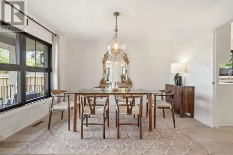 329 Plains Road West Burlington (bayview) ON L7T 1G1