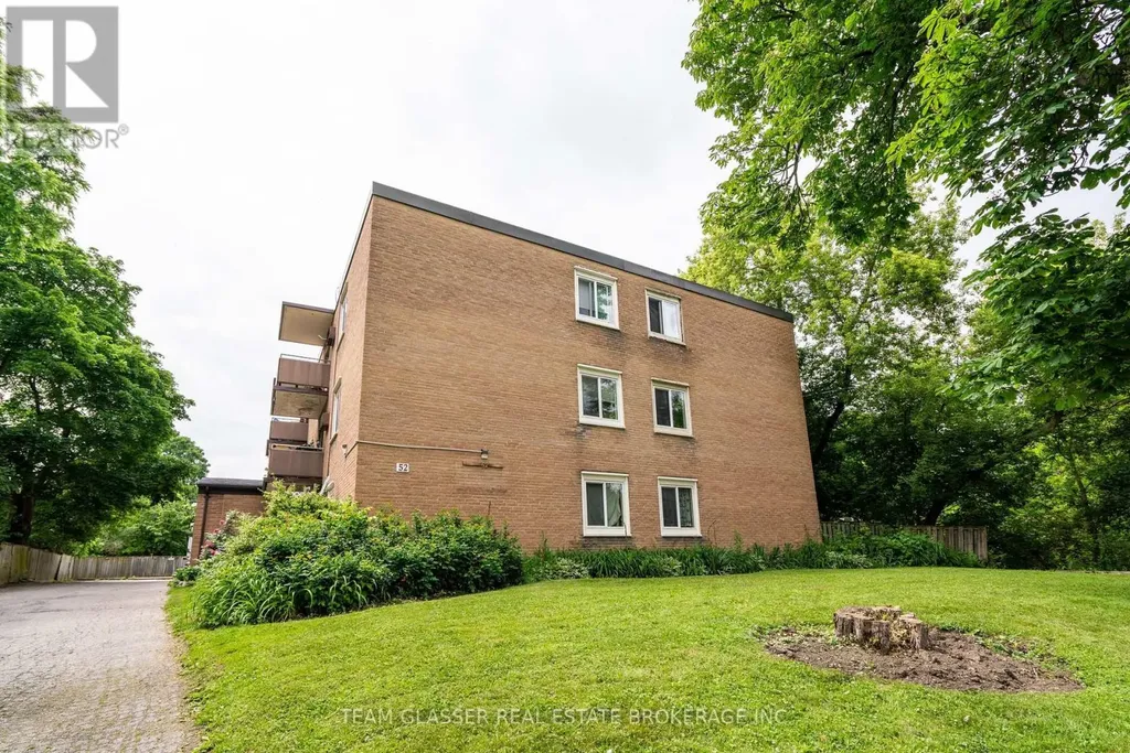 52 Hiawatha Street St. Thomas ON N5P 2T4