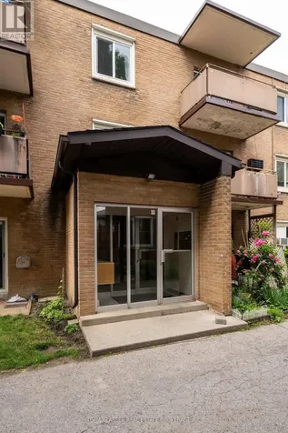 52 Hiawatha Street St. Thomas ON N5P 2T4