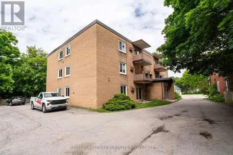 52 Hiawatha Street St. Thomas ON N5P 2T4