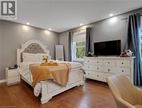 26 Telfer Court Cambridge ON N1T 1G3