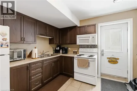 446 Scholfield Avenue North Welland ON L3B 1N2