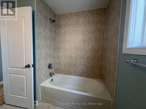 34 Pearl Drive Orillia ON L3V 0A5