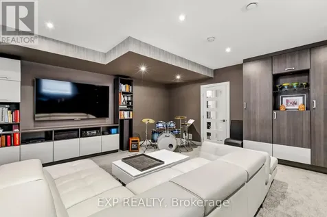 157 Wesley Avenue Ottawa ON K1Z 7A1