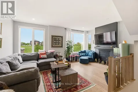 854 Mikinak Road Ottawa ON K1K 4Z4