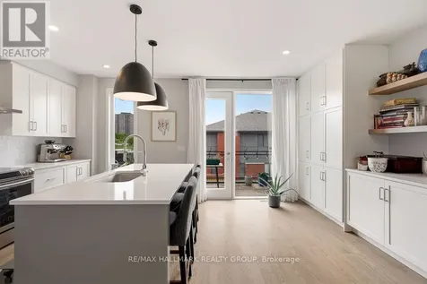 854 Mikinak Road Ottawa ON K1K 4Z4