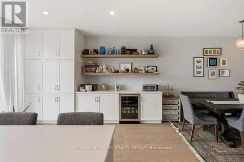 854 Mikinak Road Ottawa ON K1K 4Z4