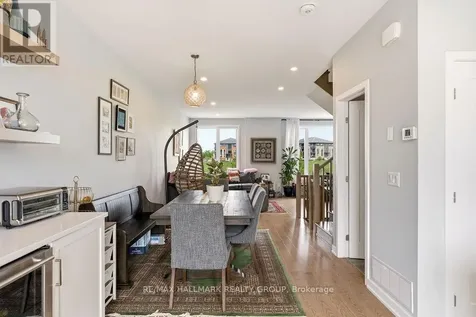 854 Mikinak Road Ottawa ON K1K 4Z4