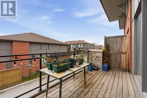 854 Mikinak Road Ottawa ON K1K 4Z4