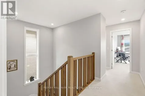 854 Mikinak Road Ottawa ON K1K 4Z4