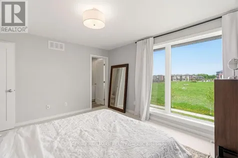 854 Mikinak Road Ottawa ON K1K 4Z4