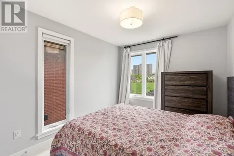 854 Mikinak Road Ottawa ON K1K 4Z4
