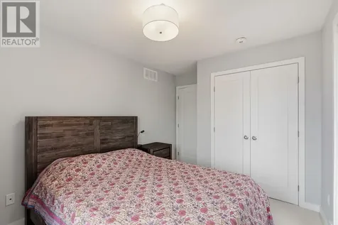 854 Mikinak Road Ottawa ON K1K 4Z4