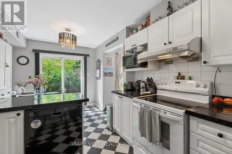 66 Daventry Crescent Ottawa ON K2J 4M8