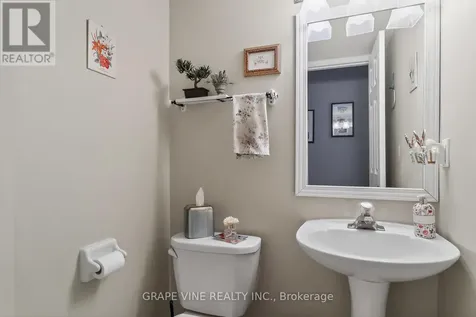 66 Daventry Crescent Ottawa ON K2J 4M8