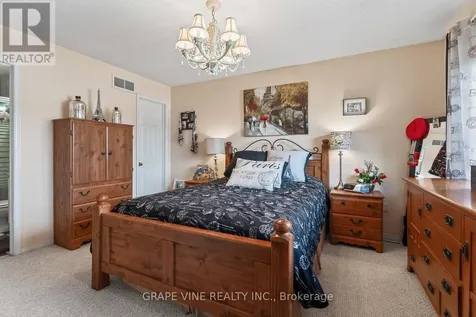 66 Daventry Crescent Ottawa ON K2J 4M8