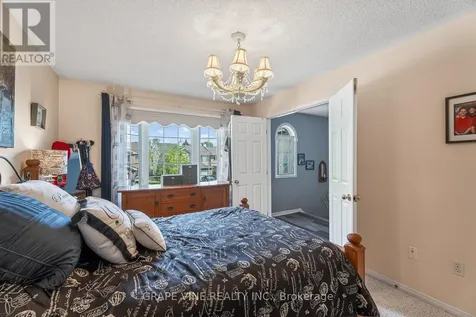 66 Daventry Crescent Ottawa ON K2J 4M8