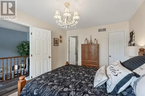 66 Daventry Crescent Ottawa ON K2J 4M8