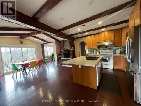 3134 Bloomington Road Whitchurch-stouffville ON L4A 7X5