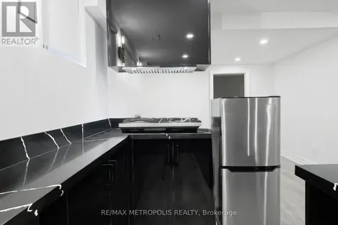 2425 Hibiscus Drive Pickering ON L1X 0H1