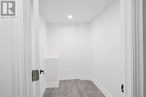 2425 Hibiscus Drive Pickering ON L1X 0H1