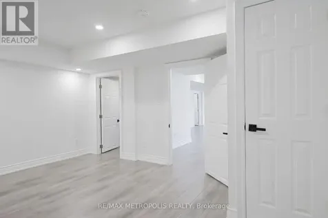 2425 Hibiscus Drive Pickering ON L1X 0H1