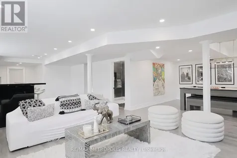 2425 Hibiscus Drive Pickering ON L1X 0H1